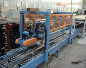 Wong Ming Solar out of the box packing bundling stacker line